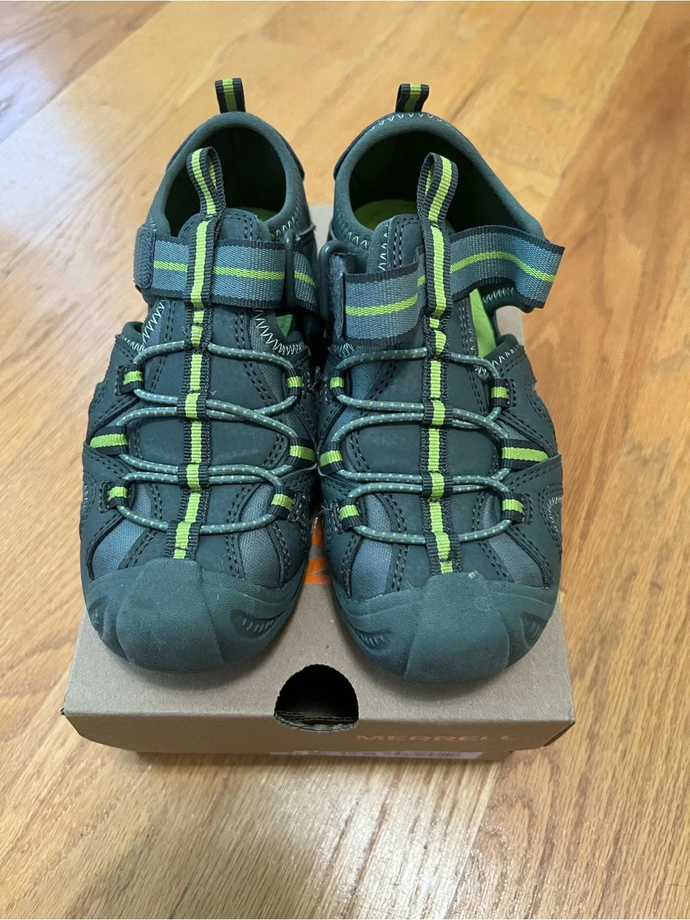 Kids Active Closed-Toe Sandals in Olive Green and Lime